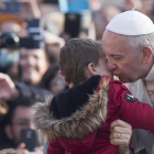 El papa anuló ayer sus actos por una leve enfermedad. c. peri