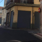 Los populares denuncian «el olvido» del paso de esta calle. DL
