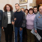 Salgado y Fernández Merayo, con miembros de Asprona-Bierzo. L. DE LA MATA