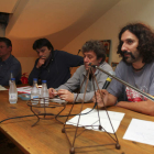 Imagen de la asamblea mantenida ayer por los socios del CCAN en la Casona de Víctor de los Ríos.