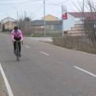 La carretera de Pandorado a su paso por Sopeña de Carneros, en el municipio de Villaobispo