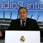 El presidente del Madrid, Florentino Pérez, en el palco del Santiago Bernabéu.