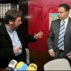 Otero (derecha), junto a Melchor Moreno, en la rueda de prensa