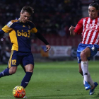 Pavón también volvió al once, pero fue sustituido en el descanso del partido.