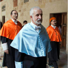 El académico leonés, ayer en la investidura en Salamanca.