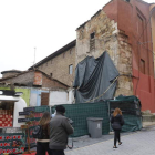 Vista del solar del viejo Luisón, donde está en vigor una licencia para hacer apartamentos turísticos. RAMIRO
