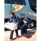 Momento en el que el equipo salió ayer hacia Pamplona.
