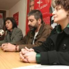 Adelina Rodíguez, Guillermo Murias y Cristina Álvarez, en la sede de IU