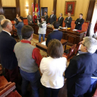 Minuto de silencio en el Pleno del Ayuntamiento con motivo del asesinato de Isabel Carrasco.