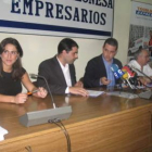 El convenio se firmó ayer en la sede de la Fele en Ponferrada.