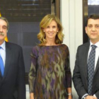 El alcalde de Camponaraya, Canedo, la ministra Garmendia y el alcalde de Ponferrada, López Riesco.