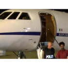 El eritreo Medhane Yehdego, extraditado desde Sudán por tráfico de inmigrantes, en el momento de llegar a Italia.