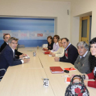 Los representantes del PSOE y UGT, ayer, en la reunión.
