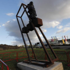 La escultura ya ha sido colocada en su ubicación a la espera de la inauguración. ANA F. BARREDO