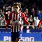 Griezmann no falló desde los once metros y su tanto sirve para que los de Simeone sumen la victoria ante el Levante. BALLESTEROS