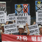 Activistas surcoreanos en protesta contra Corea del Norte en Paju.