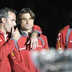 La decepción y la tristeza son patentes en los rostros de Ferrer, junto a Corretja, y de Almagro