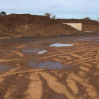 El concejal de Medio Ambiente, en el depósito de purines sin licencia detectado en Ferral.