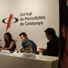 Acto de presentación de la fundación James Foley (su imagen, a la derecha), este martes en Barcelona.