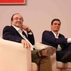 Miquel Iceta y Pedro Sánchez, en un encuentro con cargos electos del PSC.