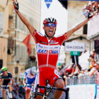 El español ‘Purito’ Rodríguez entra triunfante en la meta.