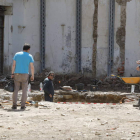 Imagen de los arqueólogos y trabajadores de la excavación en el solar de la calle de La Rúa esta misma semana. RAMIRO