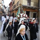 La Virgen de la Encina (La Morenica) entrando en la plaza de La Encina después de la retirada del velo negro que tuvo lugar en la plaza del Ayuntamiento.