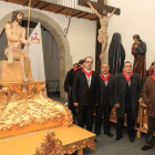 La celebración comenzó en la iglesia de San Andrés, donde se bendijeron los dos tronos.