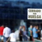 Sindicalistas de UGT visitan a los trabajadores de Vestas