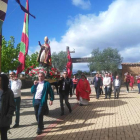 La procesión de San Cipriano fue secundada por numerosos fieles, el equipo de gobierno, músicos, pendones y pendonetas.