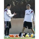 James Rodríguez y Pepe entrenando en Marrakech.