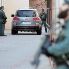La Guardia Civil ha detenido a un marroqui de 24 años residente en Espana por colaborar con la celula yihadista responsable de los atentados terroristas cometidos en agosto en Barcelona y Cambrils