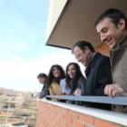 Miguel Alejo, Isabel Álvarez, Beatriz Corredor, Antonio Silván y Francisco Gutiérrez miran desde la