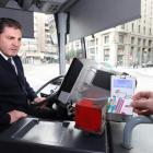 Las tarjetas empezaron a funcionar a principios de año en los autobuses urbanos.