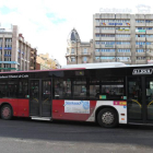 Un autobús urbano en la capital leonesa.