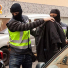 Agentes de la Policía Nacional detienen a un individuo relacionado con una red yihadista en Tenerife.