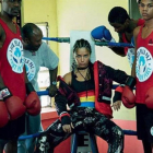 Adriana Lima, con los jóvenes de las favelas de Río en una foto de la campaña de la Fundación Laureus.