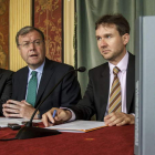 Silván, el alcalde y el director general de Vivienda, ayer.