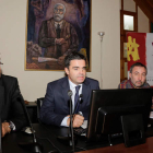 José Ángel Hermida, Juan Zapatero y Luis Grau, en la presentación de estas becas de creación artística. SECUNDINO PÉREZ