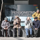 La Seguridad Social se rascará el bolsillo para compensar a los jubilados por la inflación. JESÚS F. SALVADORES