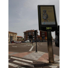 Termómetro en el centro de León a las dos de la tarde. MIGUEL