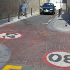 Una calle señalizada como zona 30 en el barrio de Sant Andreu.