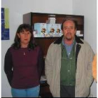 Begoña Álvarez, a la derecha, preside la asociación de alzhéimer