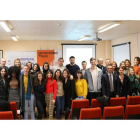 Los 25 alumnos fueron recibidos en la facultad de Económicas.