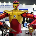 El robot astronauta Xiaotian, en la feria de Shanghái.
