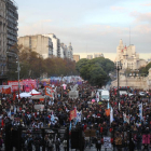 Miles de personas marchan en Buenos Aires para protestar contra la violencia machista al grito de "Ni Una Menos".
