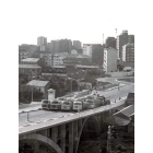 Detalle del periódico ‘Proa’ del 4 de septiembre de 1971. Foto con los camiones compartida en Facebook, el puente vacío. DL/ FOTOS ANTIGUAS DE PONFERRADA EN FACEBOOK/ EFE