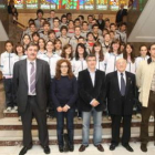 Foto de familia de los premiados en el Ayuntamiento.