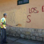 El Ayuntamiento ordenó eliminar las pintadas.