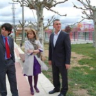 Ramón Sánchez, María Eugenia Gancedo y Alberto Fernández Valle, durante la visita realizada a Villab